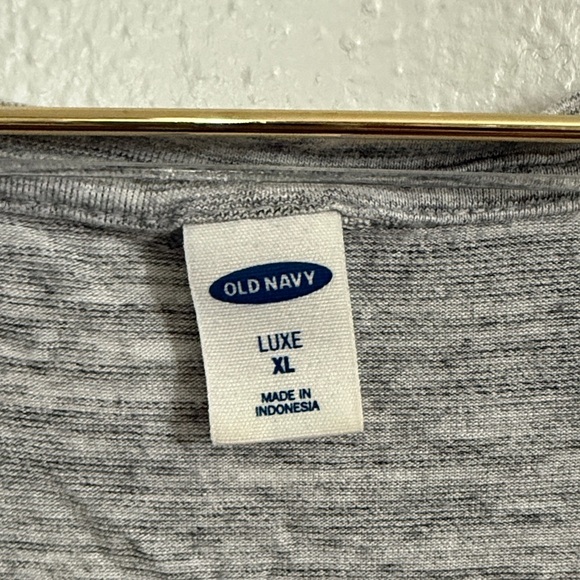 Old Navy Heather Gray V-Neck Tee - Picture 2 of 4